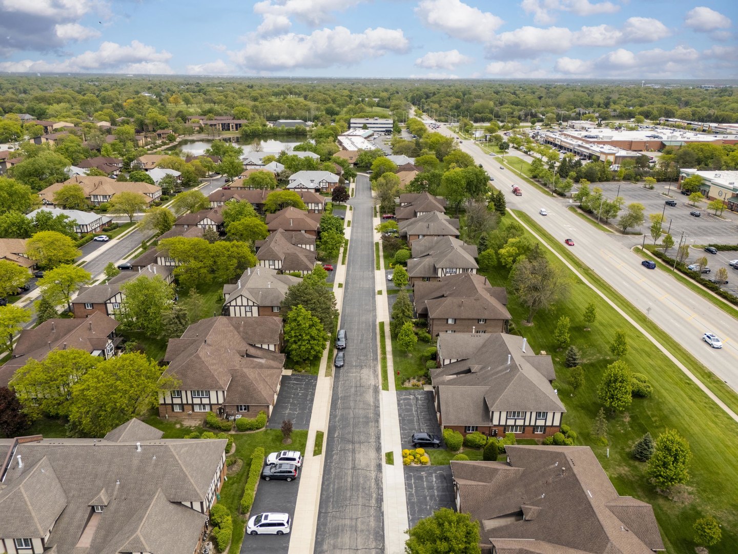 245 Windsor Lane #B, Willowbrook, IL 60527