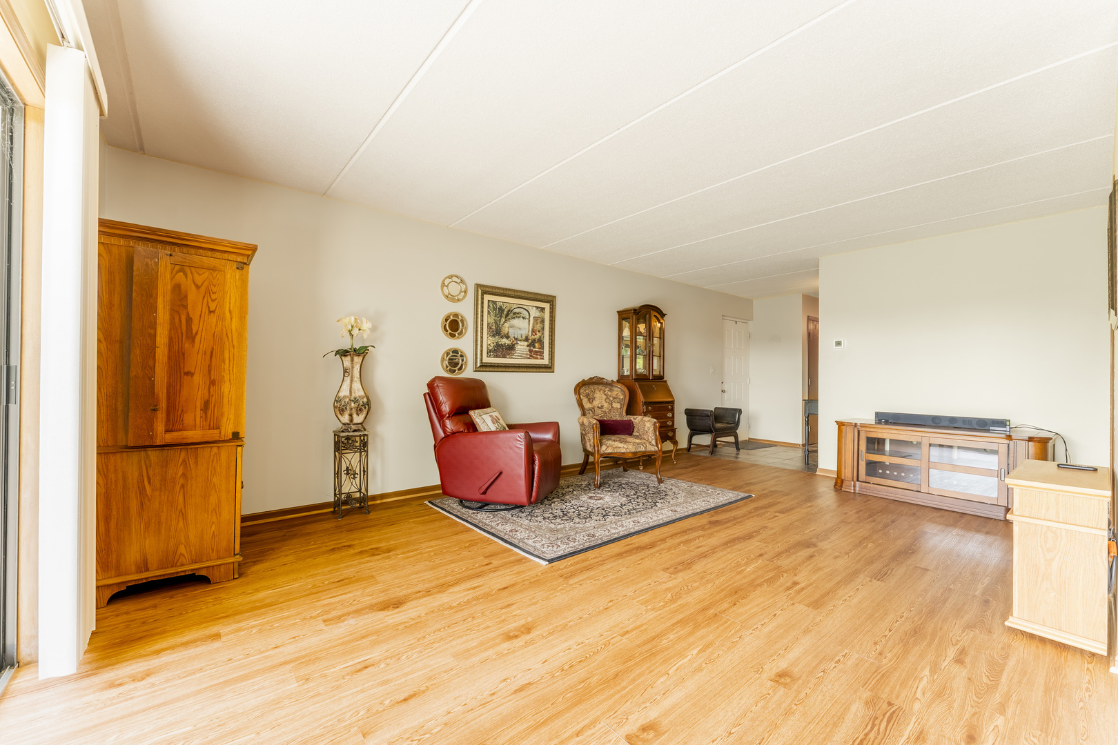245 Windsor Lane #B, Willowbrook, IL 60527