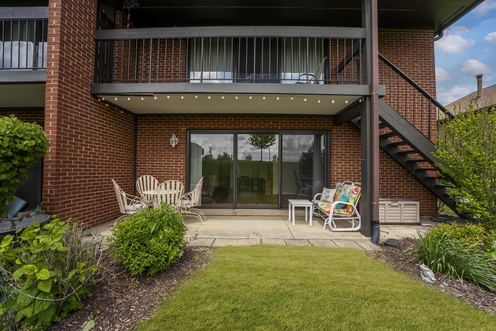 245 Windsor Lane #B, Willowbrook, IL 60527