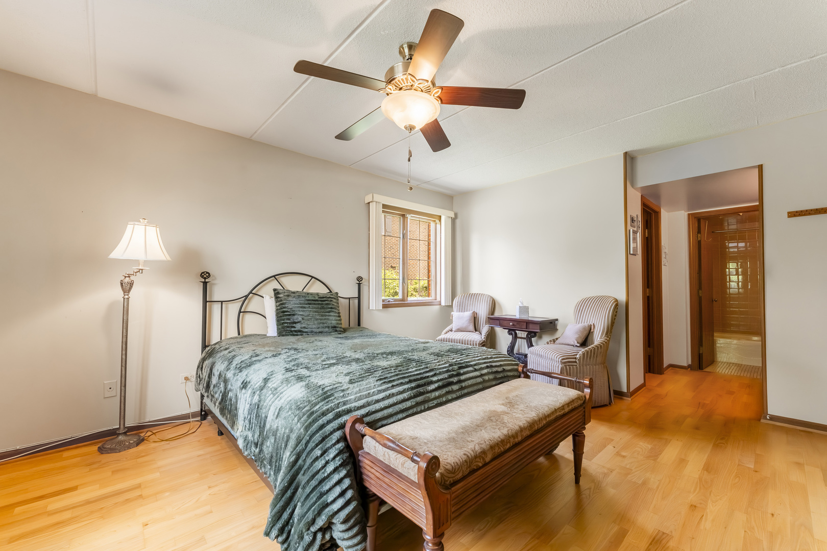 245 Windsor Lane #B, Willowbrook, IL 60527