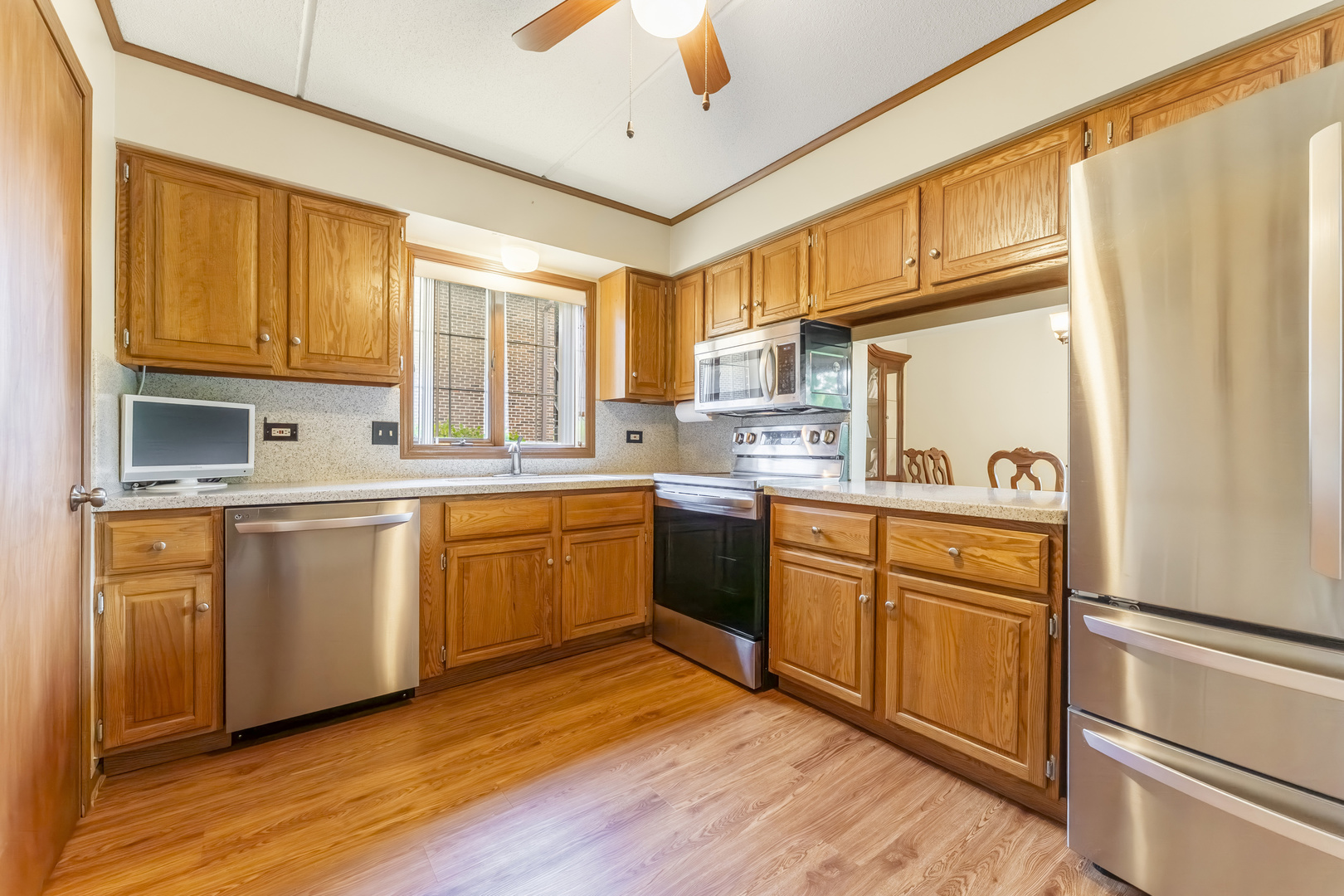 245 Windsor Lane #B, Willowbrook, IL 60527