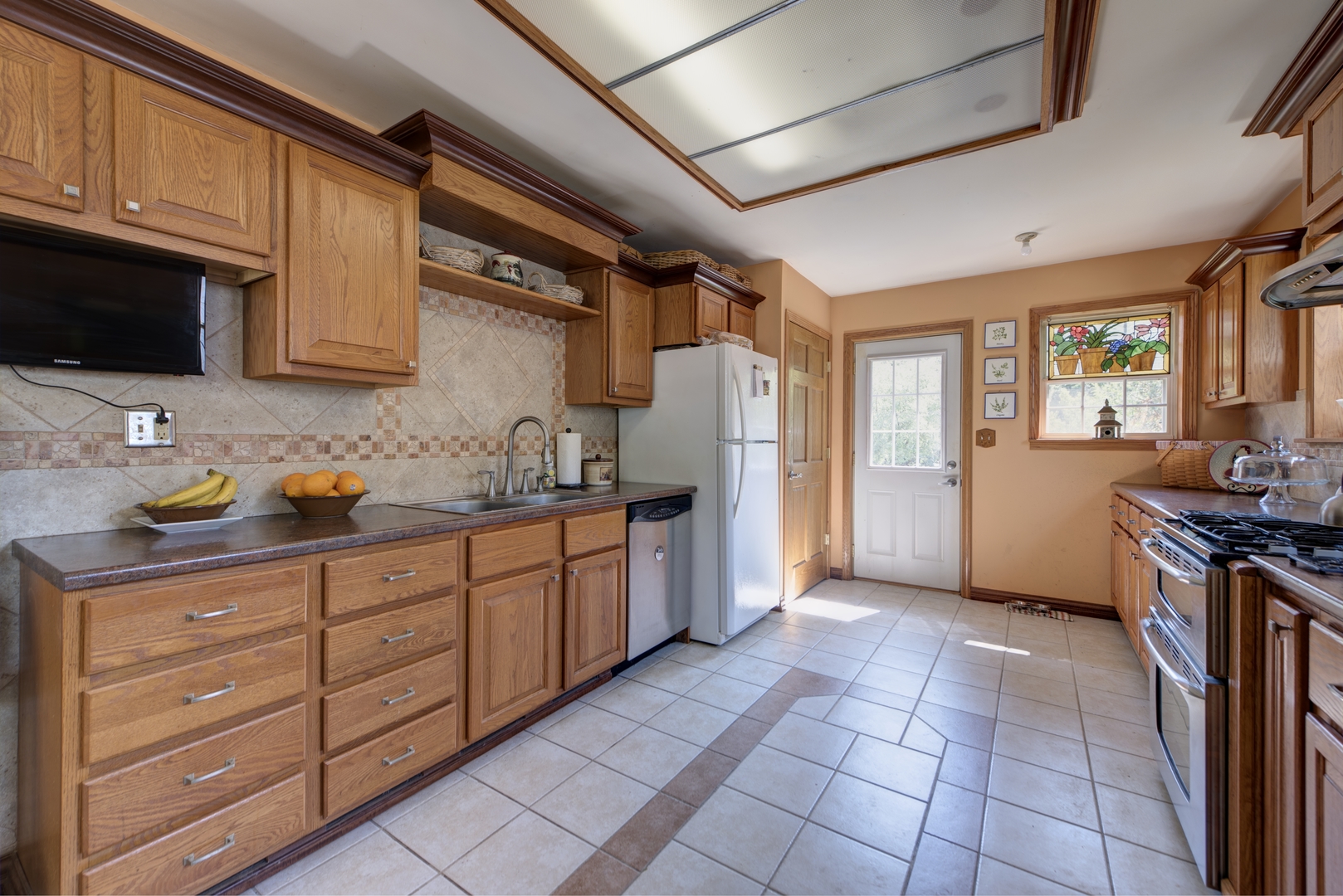 17049 W Edwards Road, Antioch, IL 60002
