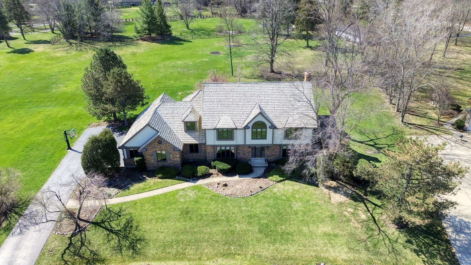 5681 River Park Drive, Libertyville, IL 60048