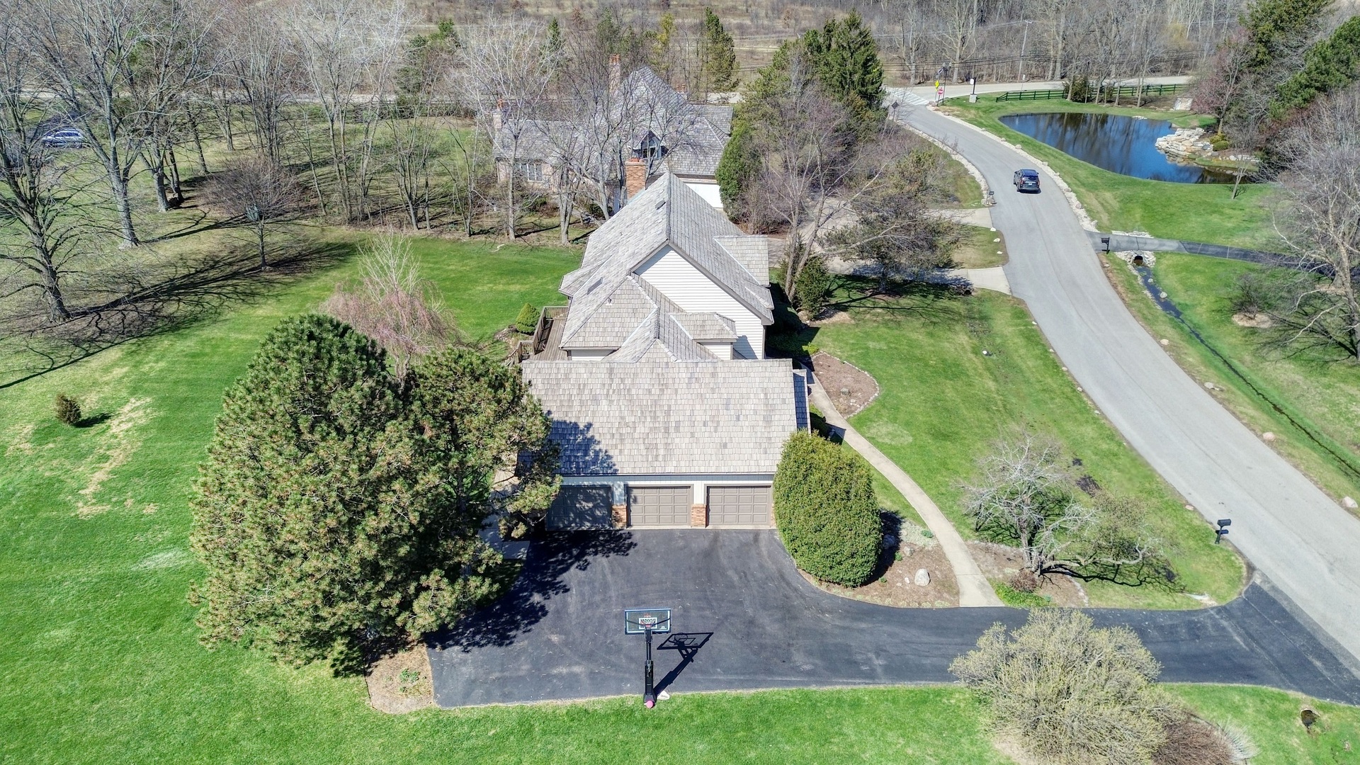 5681 River Park Drive, Libertyville, IL 60048