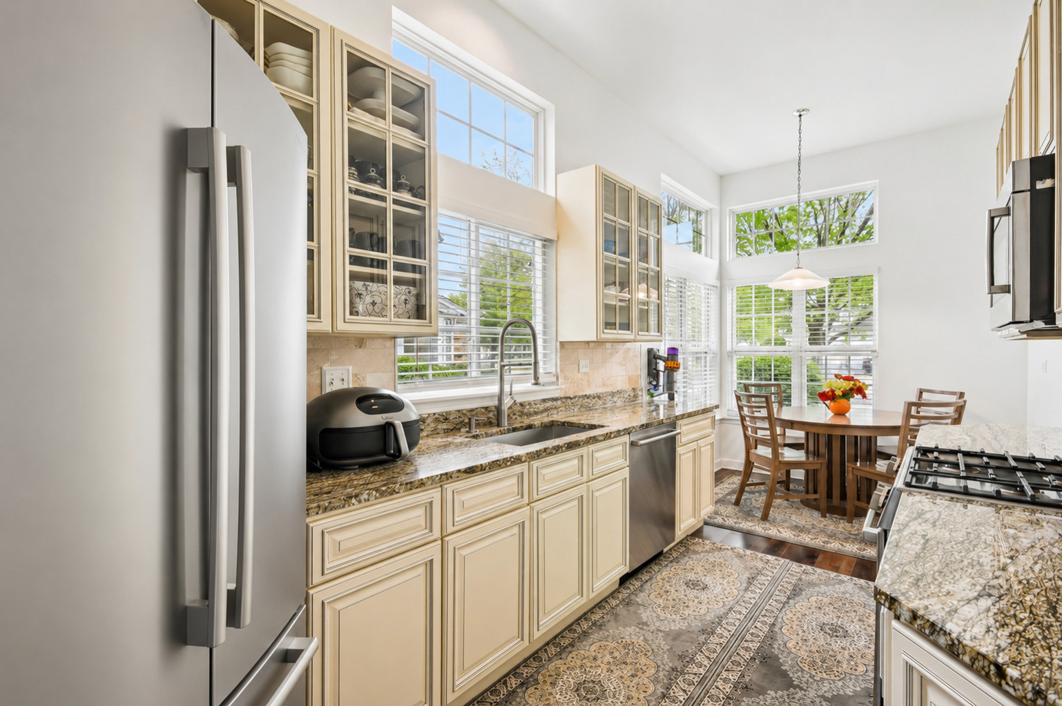 1058 Providence Lane, Buffalo Grove, IL 60089