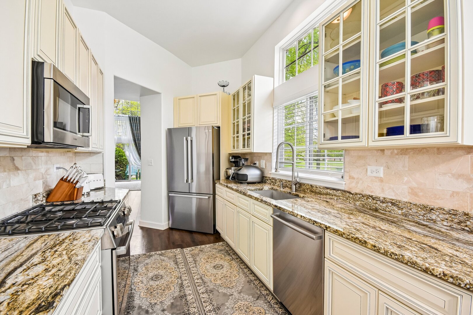 1058 Providence Lane, Buffalo Grove, IL 60089