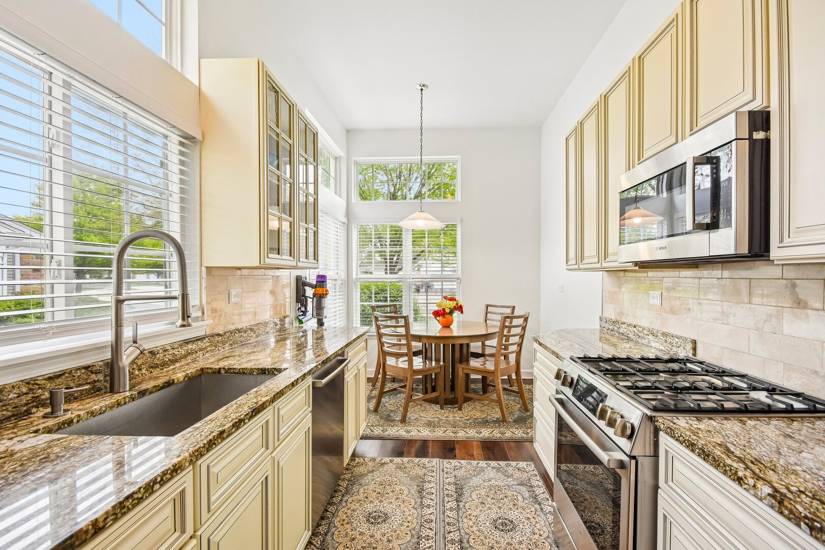 1058 Providence Lane, Buffalo Grove, IL 60089