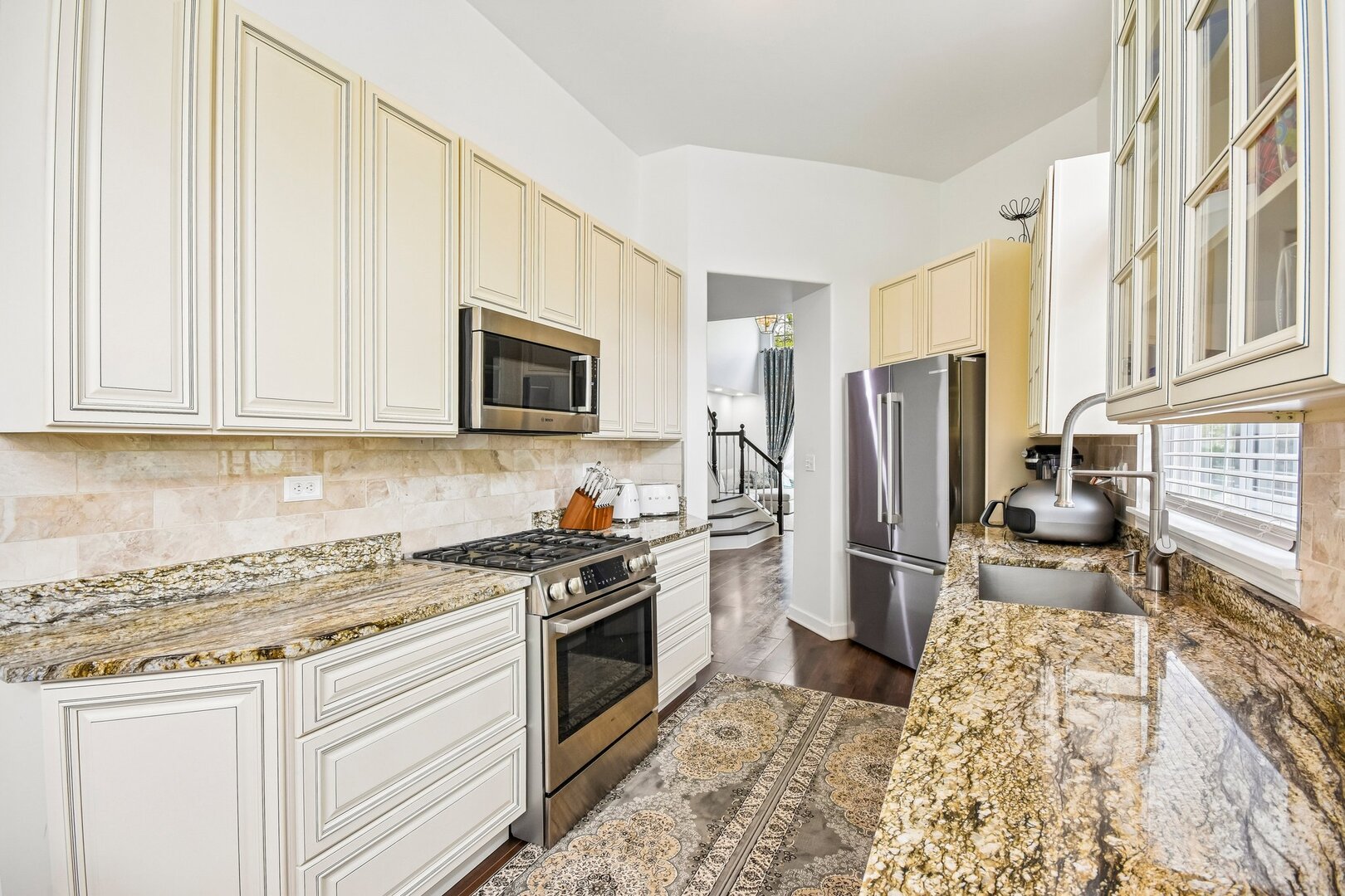1058 Providence Lane, Buffalo Grove, IL 60089