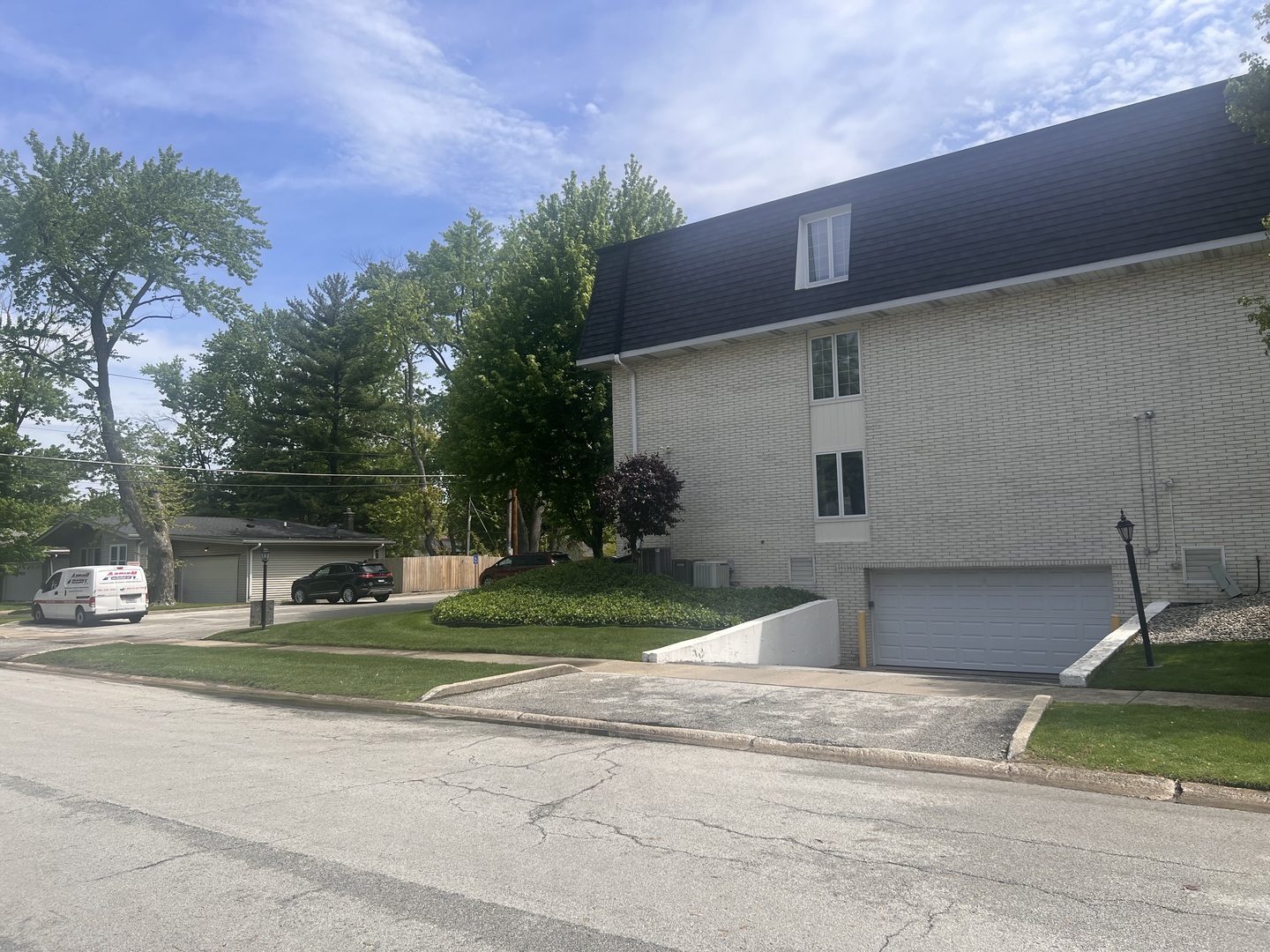 2608 186th Street #206, Lansing, IL 60438