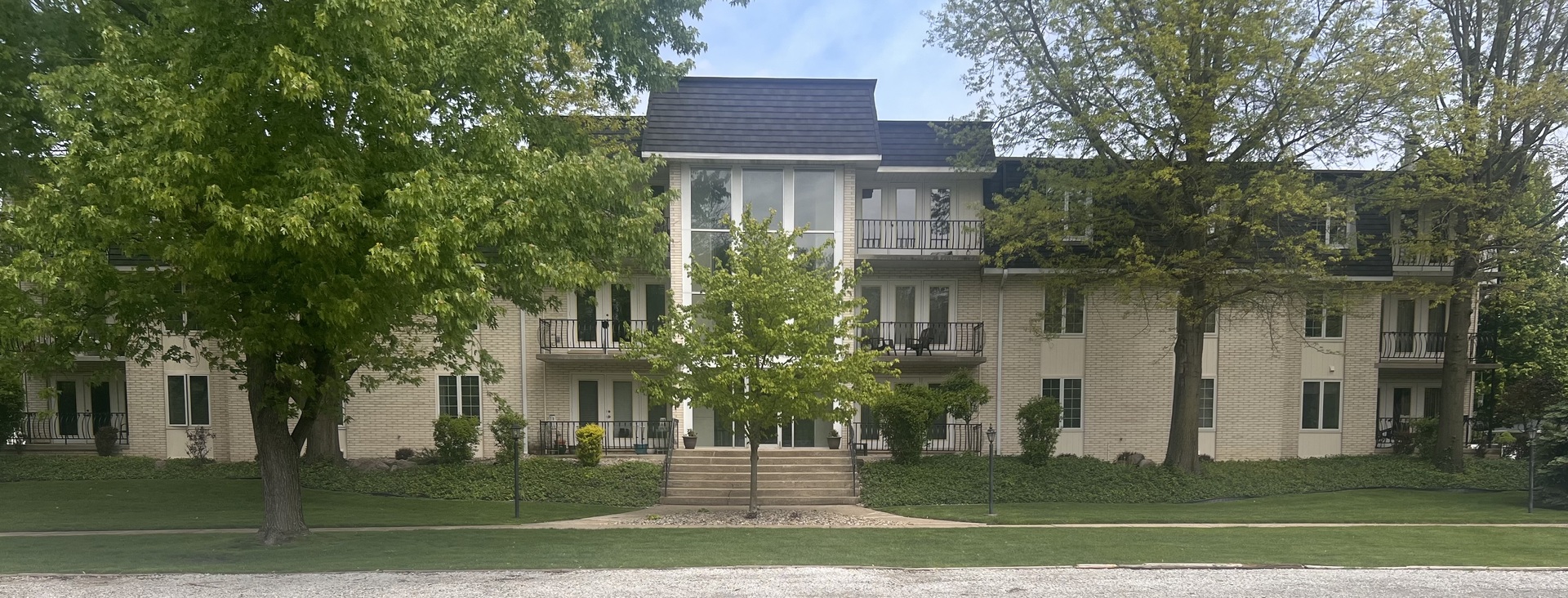 2608 186th Street #206, Lansing, IL 60438