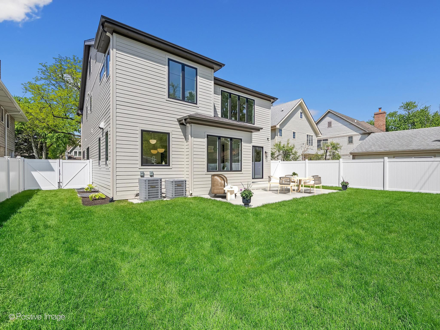3825 Lawn Avenue, Western Springs, IL 60558