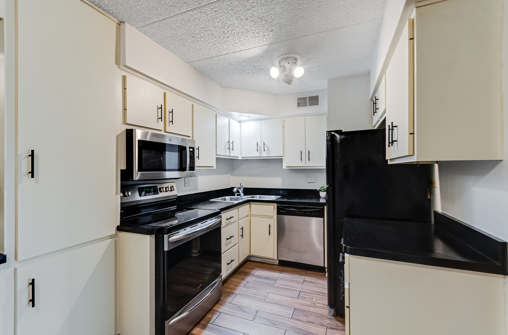 1620 Richmond Circle #106, Joliet, IL 60435