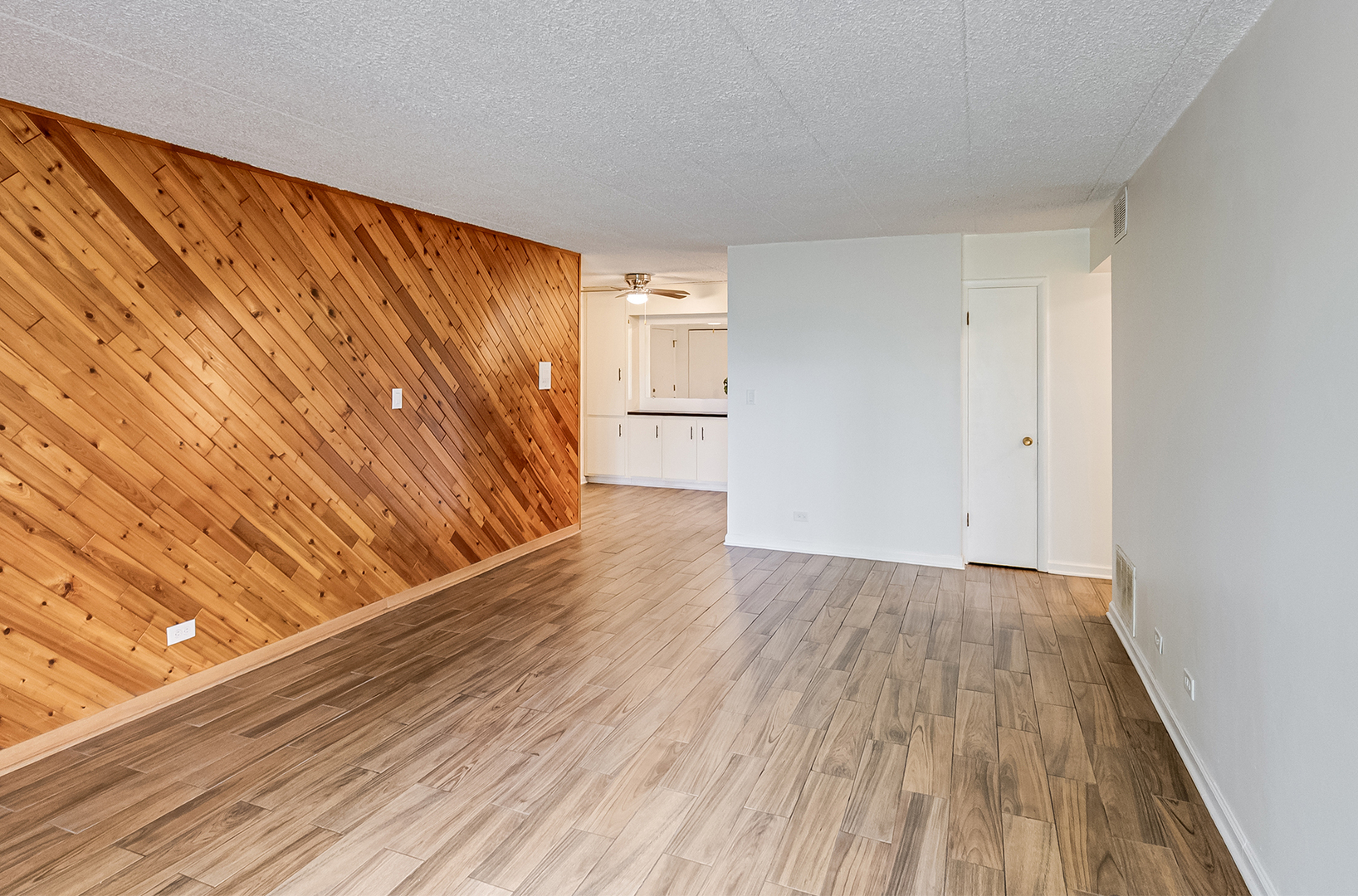 1620 Richmond Circle #106, Joliet, IL 60435