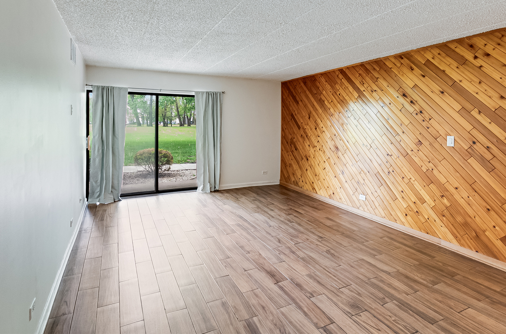 1620 Richmond Circle #106, Joliet, IL 60435
