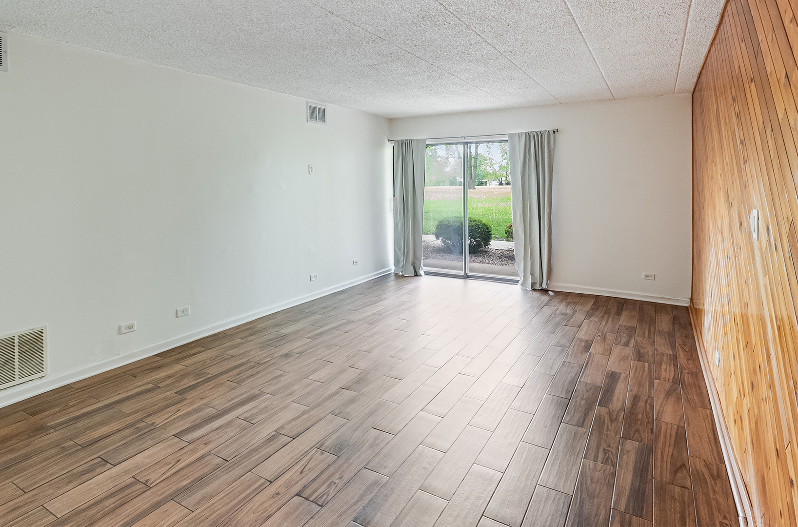 1620 Richmond Circle #106, Joliet, IL 60435