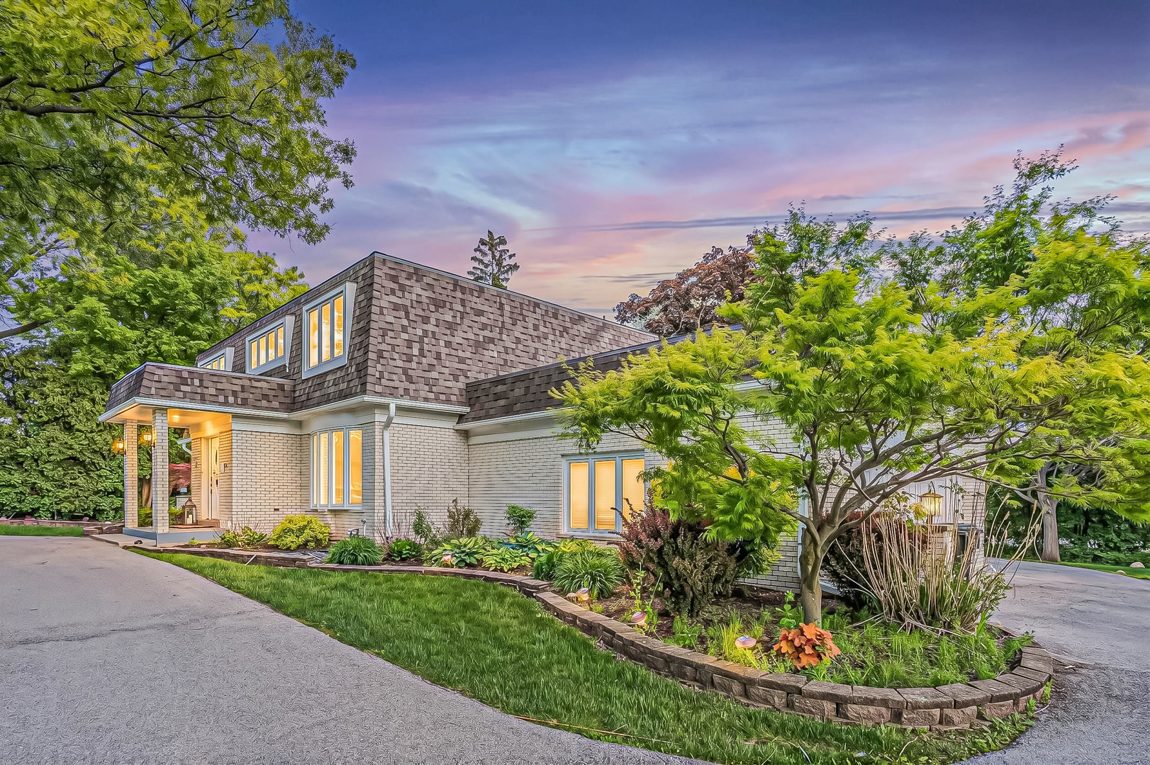 15 DEVONSHIRE Drive, Oak Brook, IL 60523