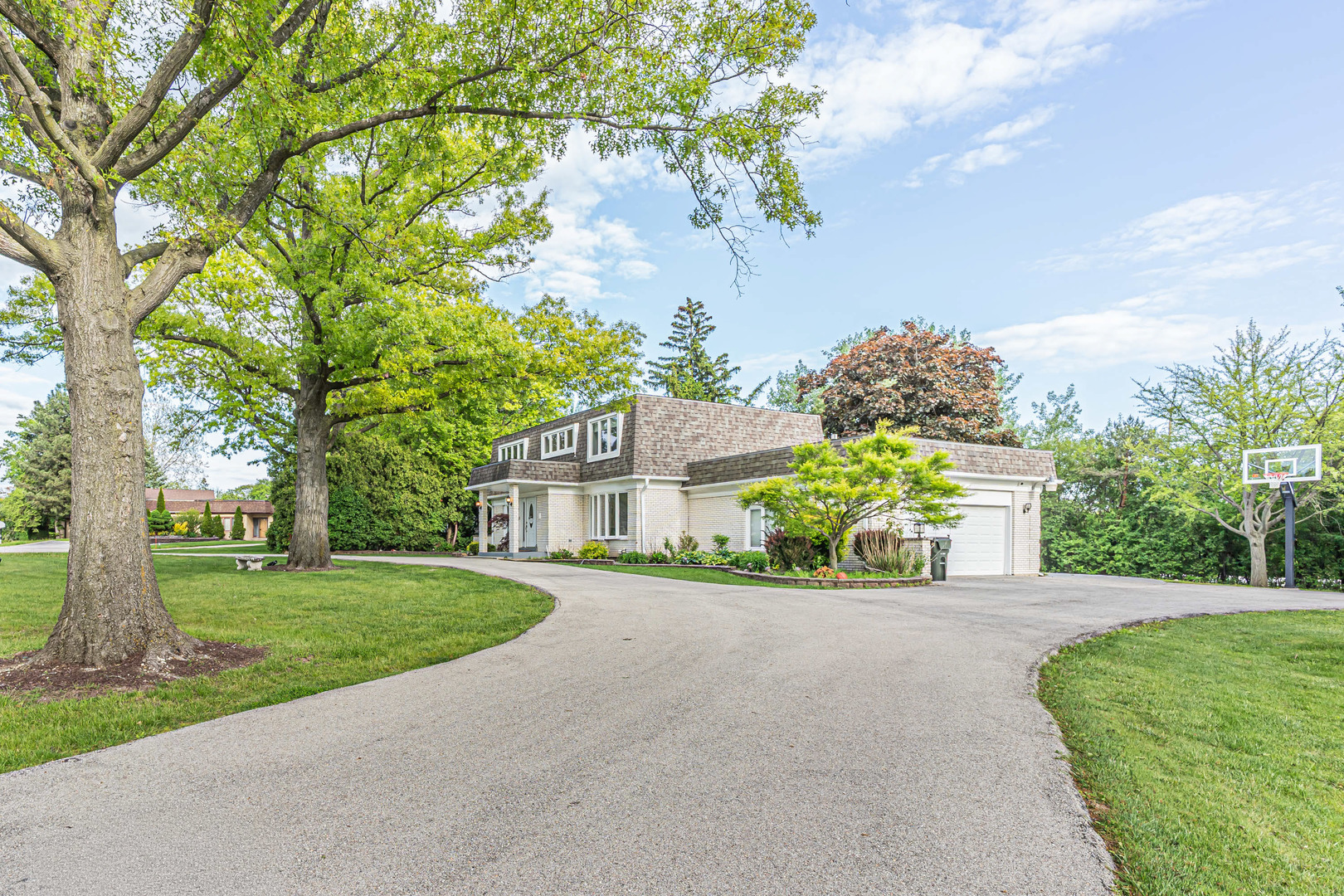 15 DEVONSHIRE Drive, Oak Brook, IL 60523