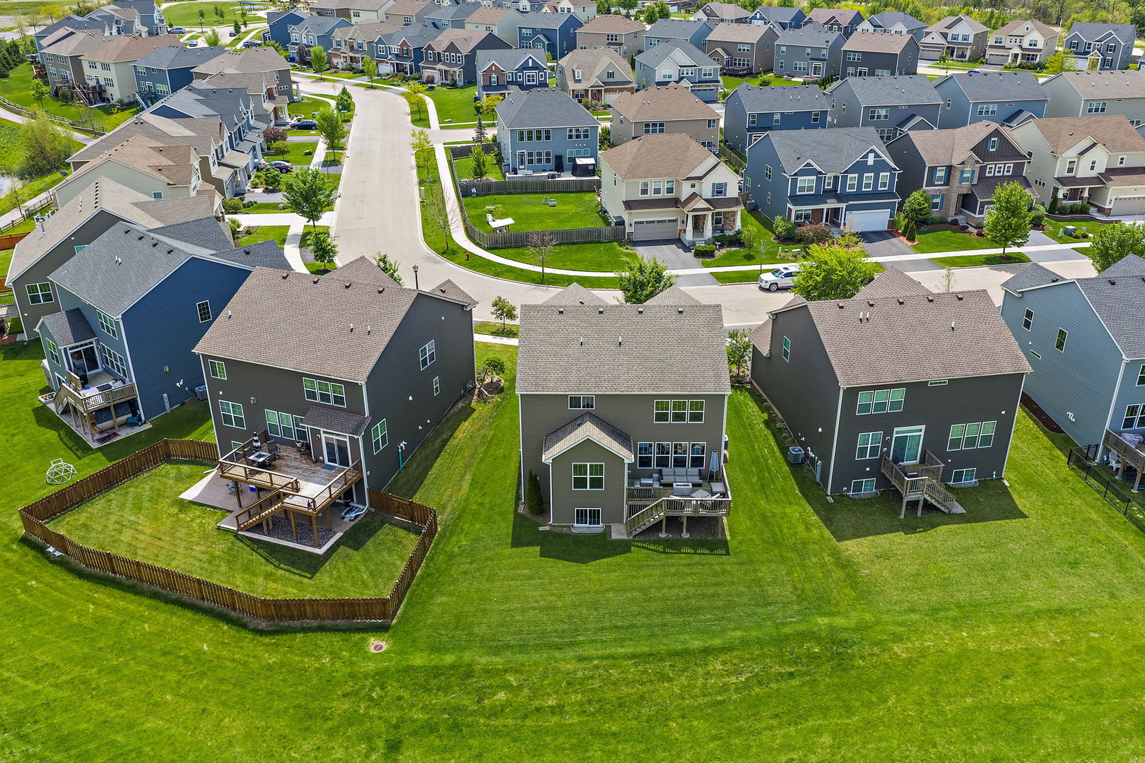 380 Hamilton Road, St. Charles, IL 60175