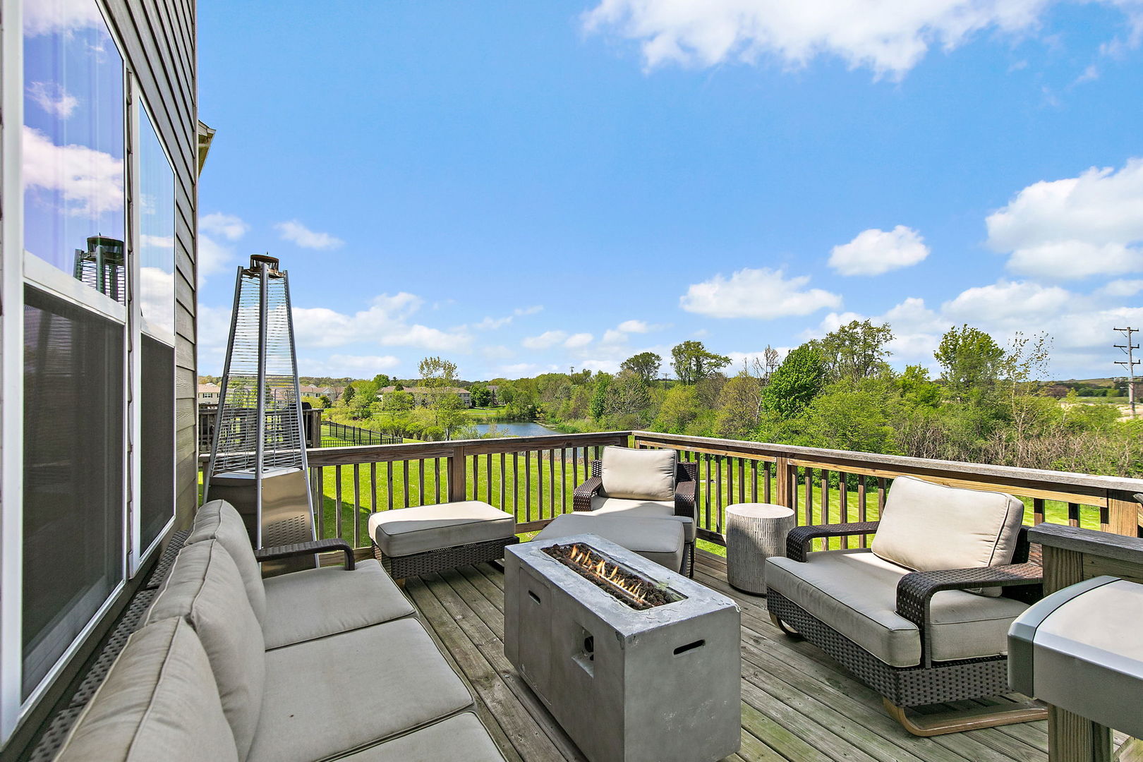 380 Hamilton Road, St. Charles, IL 60175