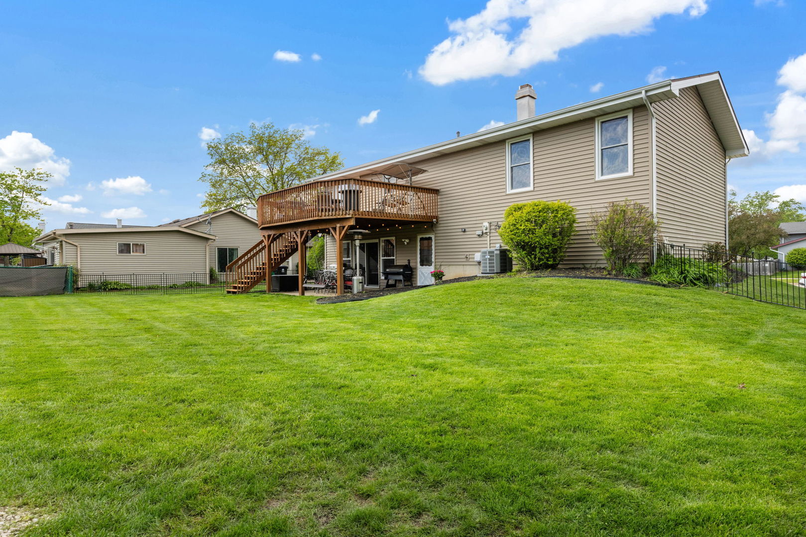 324 Byron Avenue, Bloomingdale, IL 60108