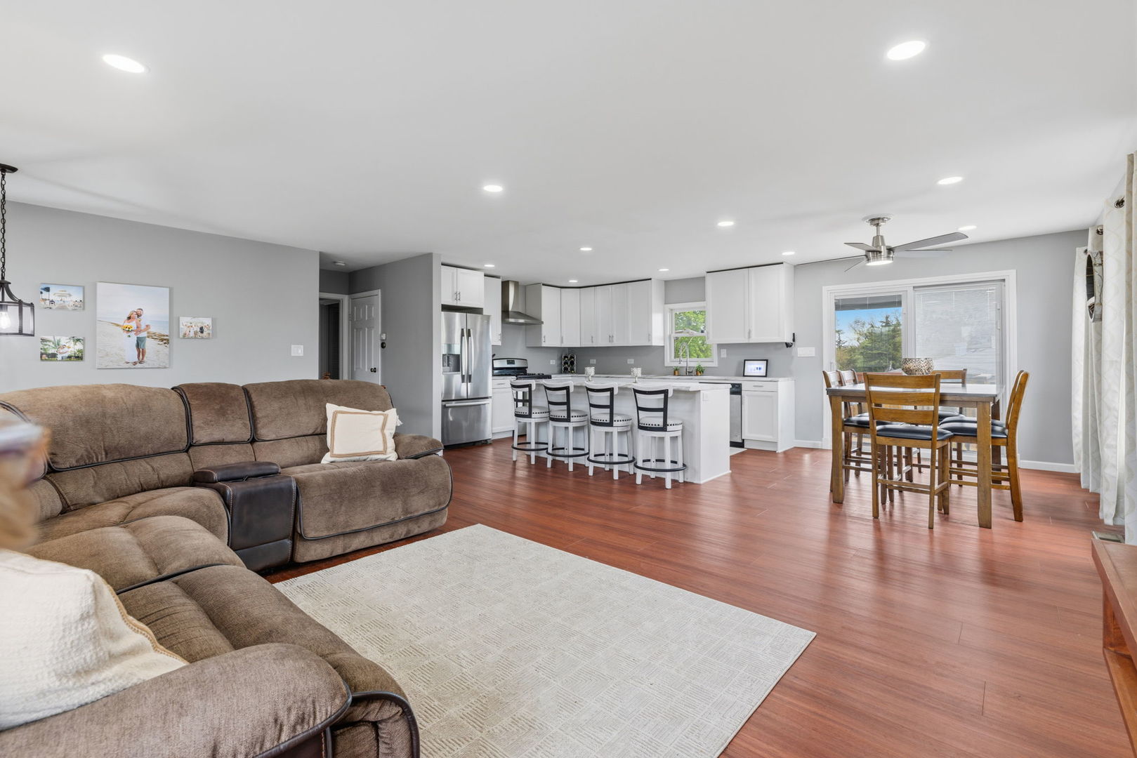 324 Byron Avenue, Bloomingdale, IL 60108