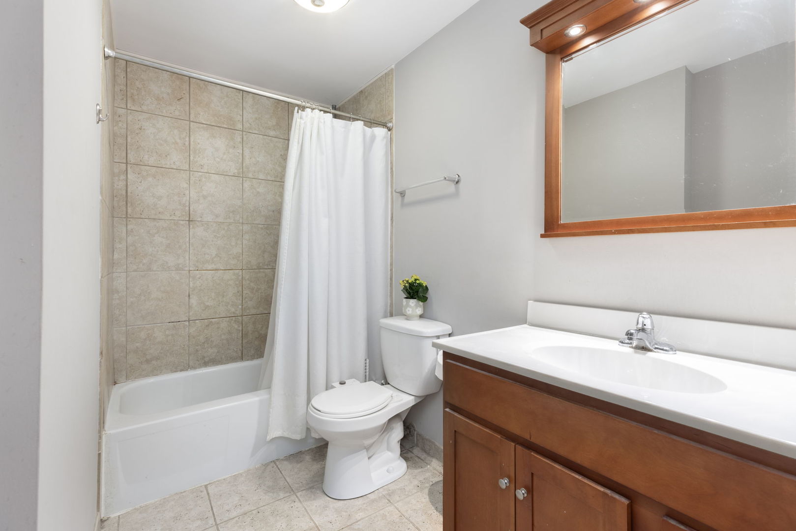 324 Byron Avenue, Bloomingdale, IL 60108