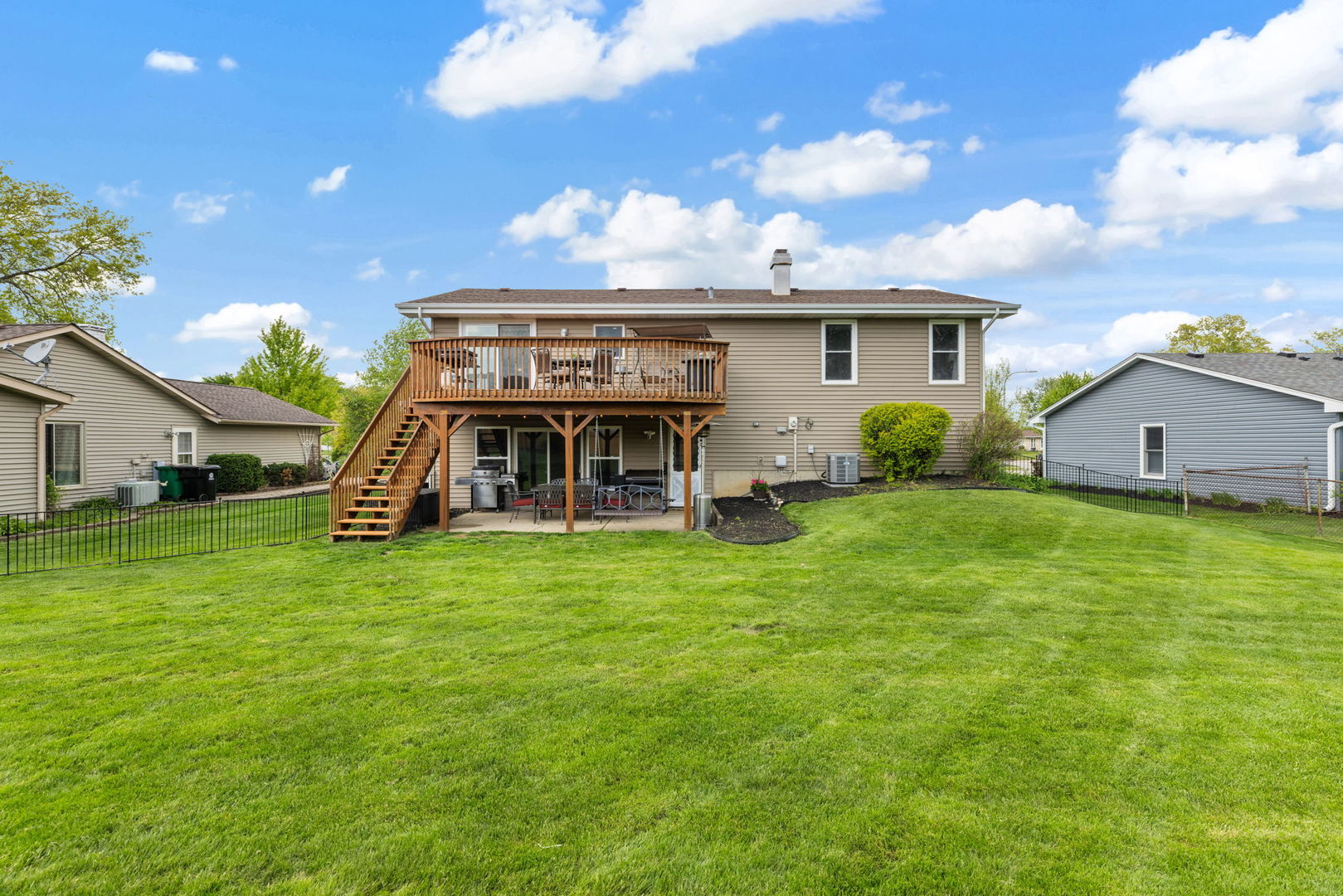324 Byron Avenue, Bloomingdale, IL 60108