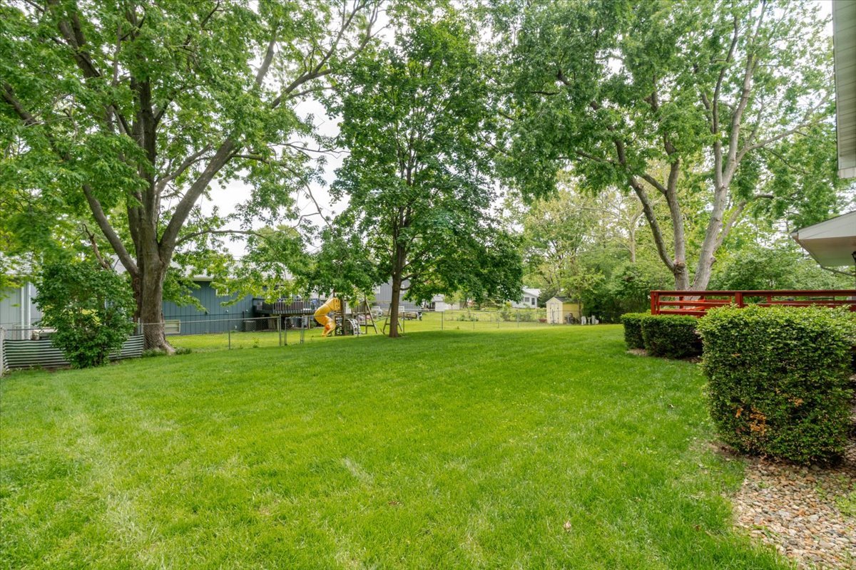 122 Camelot Drive, Bloomington, IL 61704