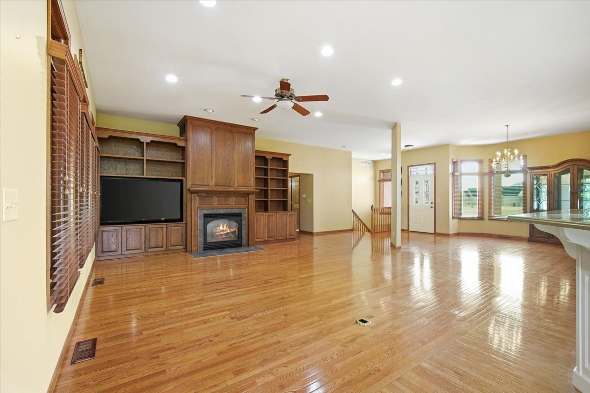 30 Canterbury Court, Fairbury, IL 61739