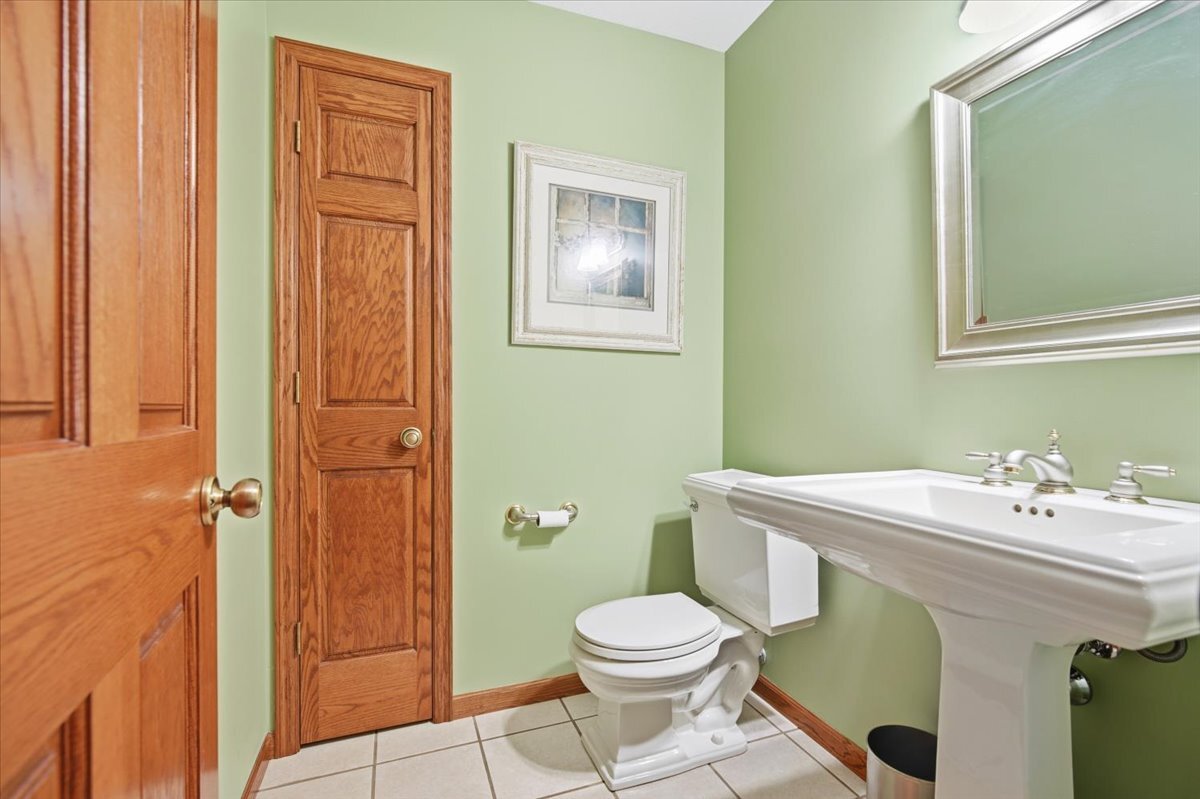 30 Canterbury Court, Fairbury, IL 61739