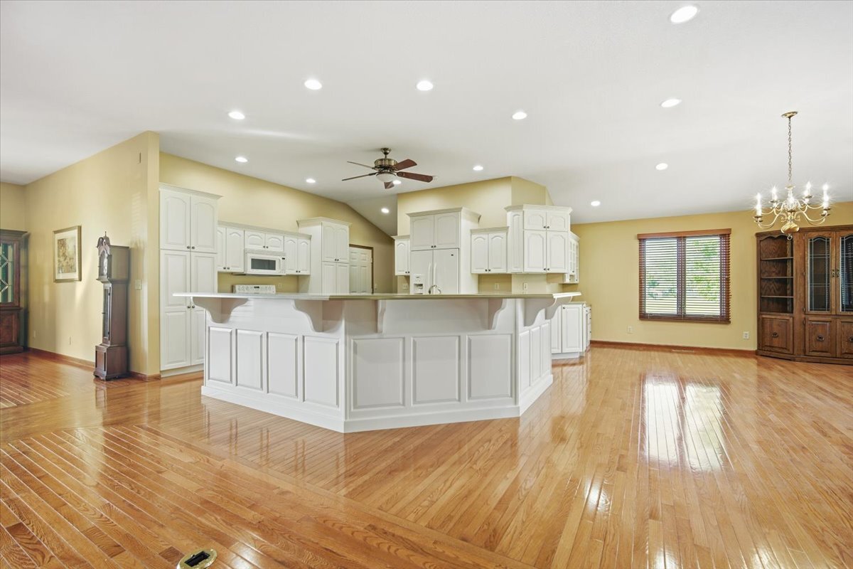 30 Canterbury Court, Fairbury, IL 61739