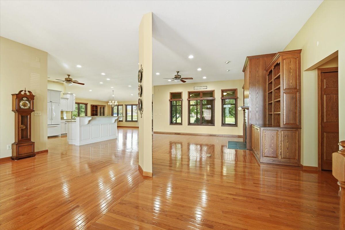 30 Canterbury Court, Fairbury, IL 61739