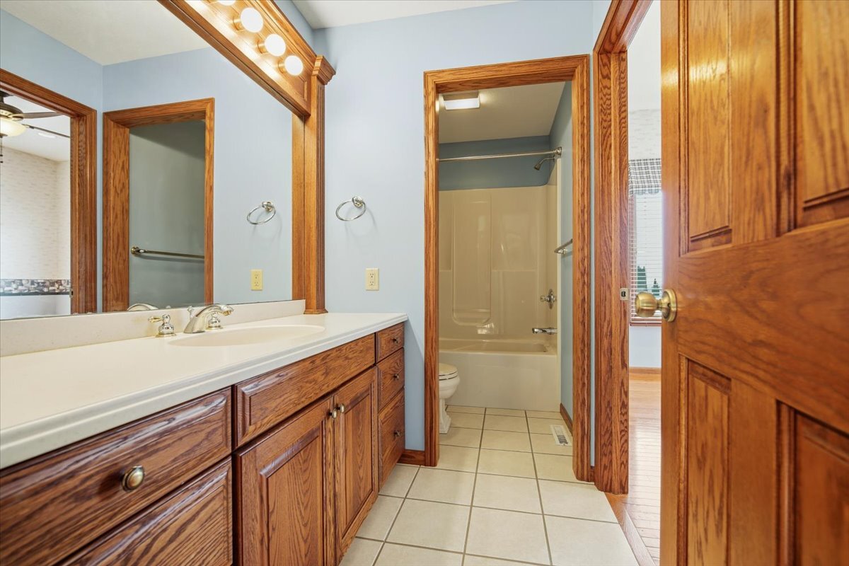 30 Canterbury Court, Fairbury, IL 61739