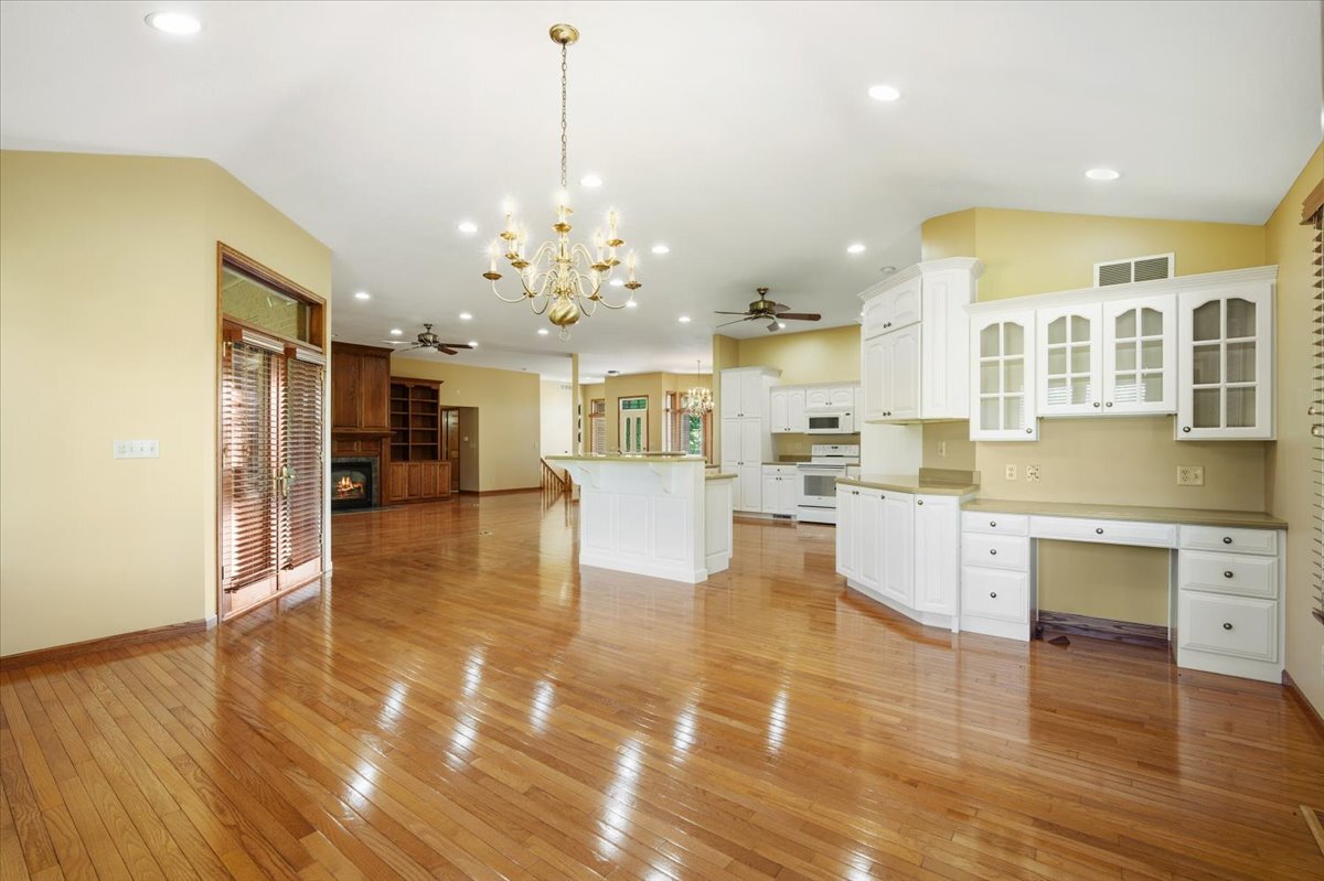 30 Canterbury Court, Fairbury, IL 61739