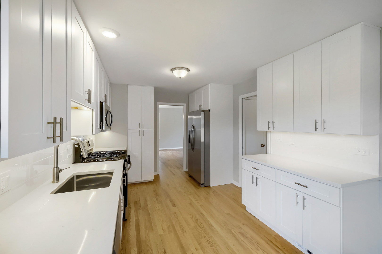 1305 E Ardyce Lane, Mount Prospect, IL 60056