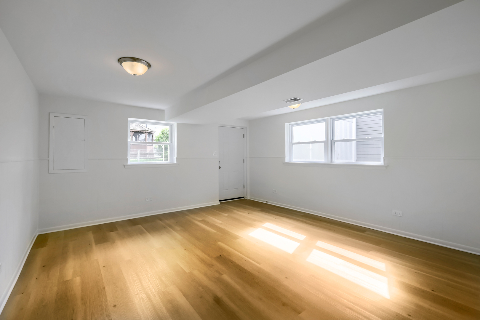 1305 E Ardyce Lane, Mount Prospect, IL 60056