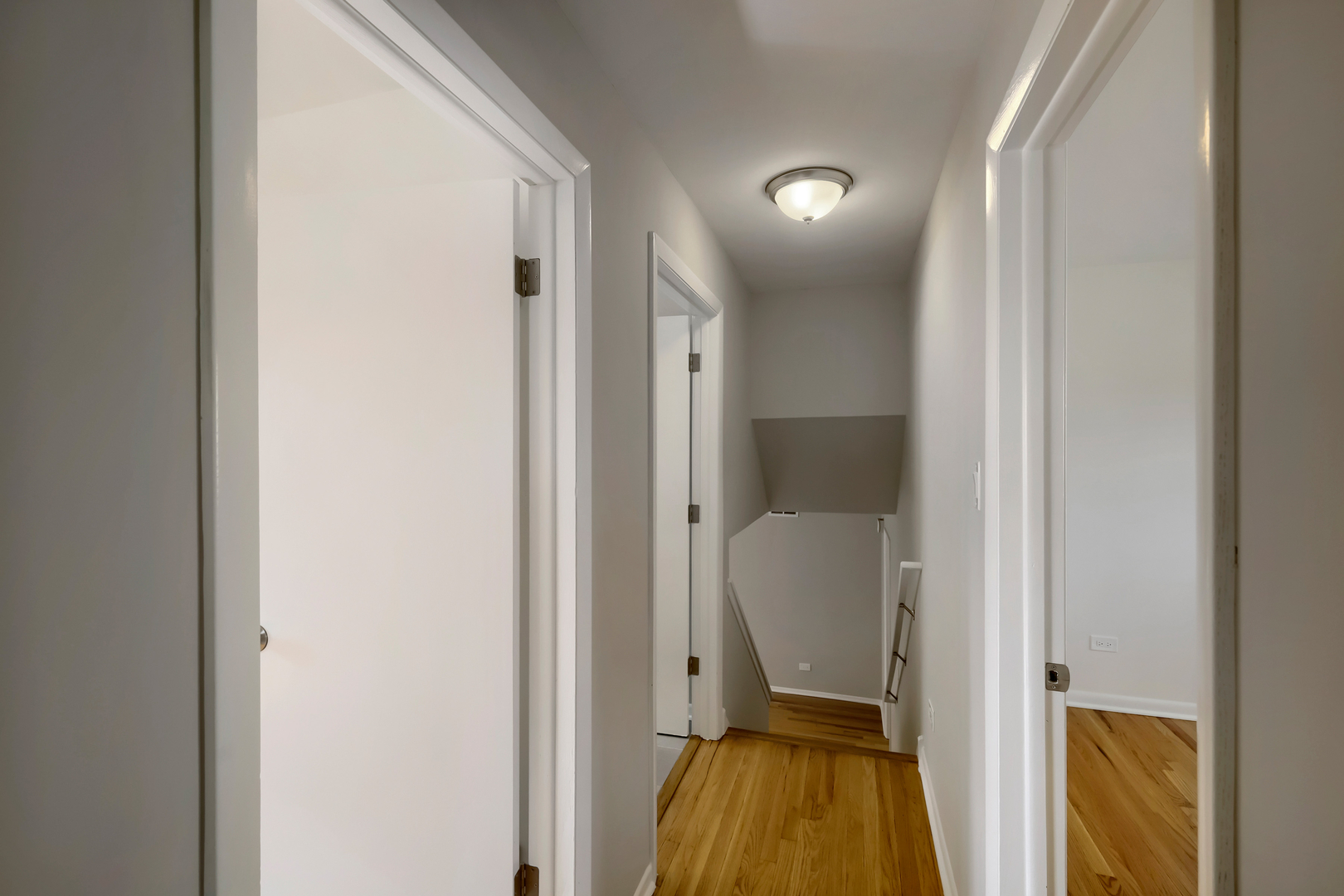 1305 E Ardyce Lane, Mount Prospect, IL 60056