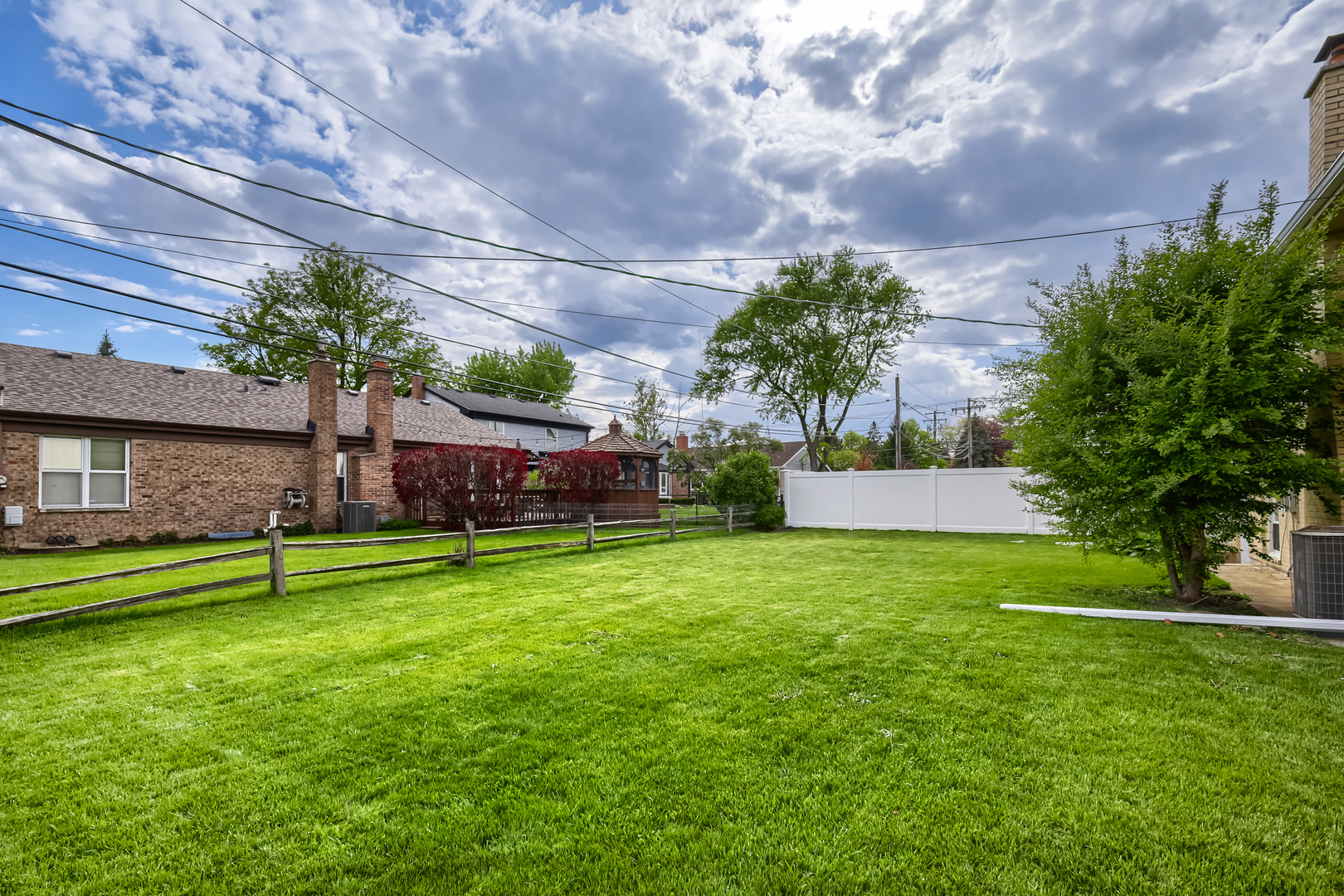 1305 E Ardyce Lane, Mount Prospect, IL 60056