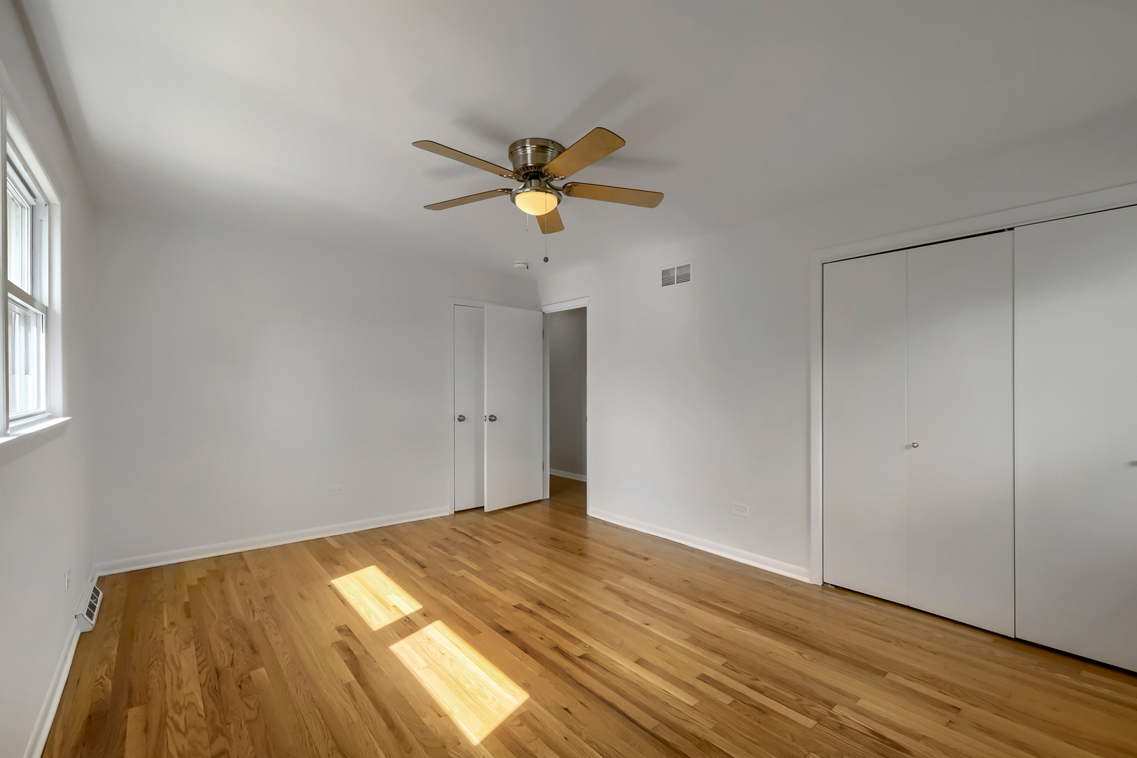 1305 E Ardyce Lane, Mount Prospect, IL 60056