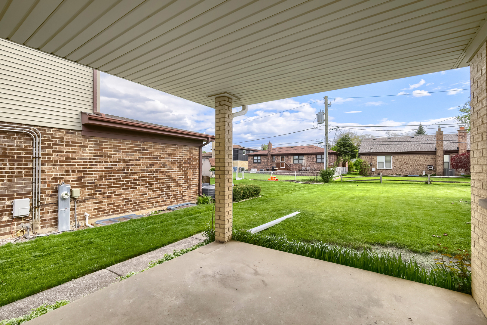 1305 E Ardyce Lane, Mount Prospect, IL 60056