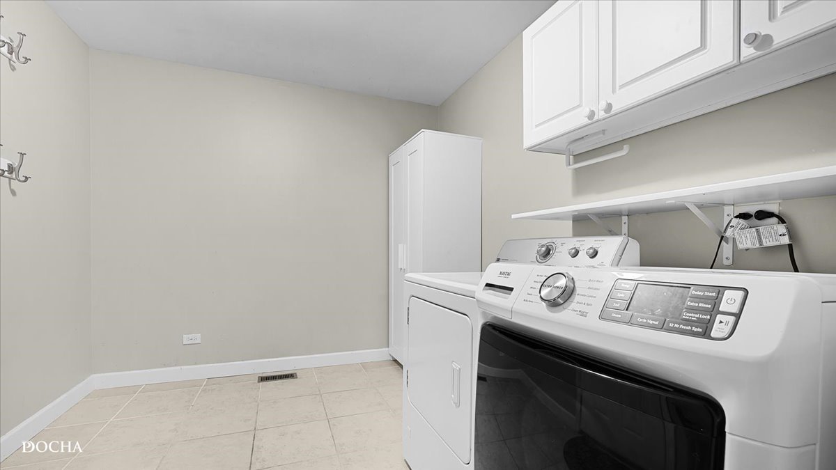 1210 Camden Lane, Aurora, IL 60504