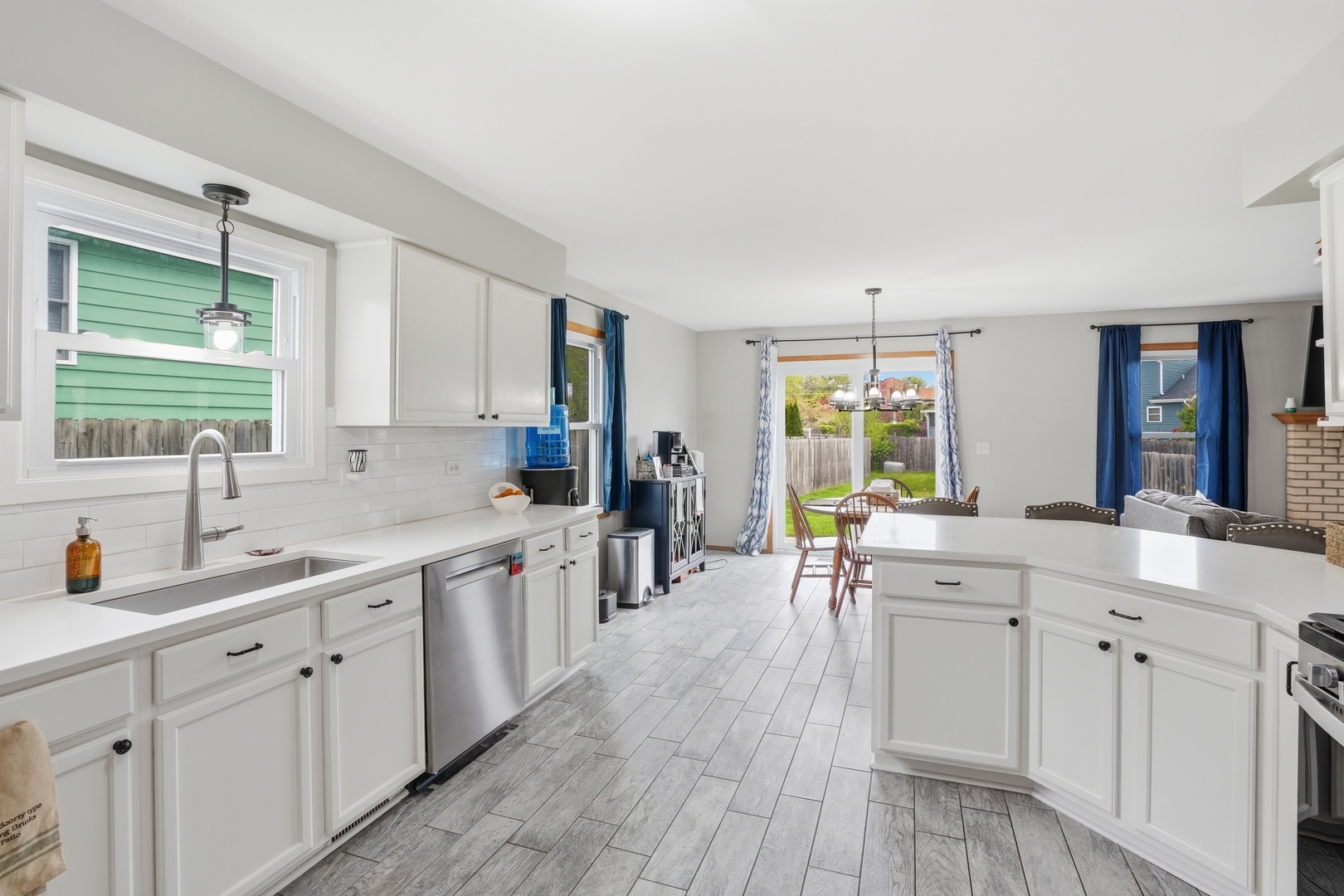 1122 Leo Singer Lane, Zion, IL 60099
