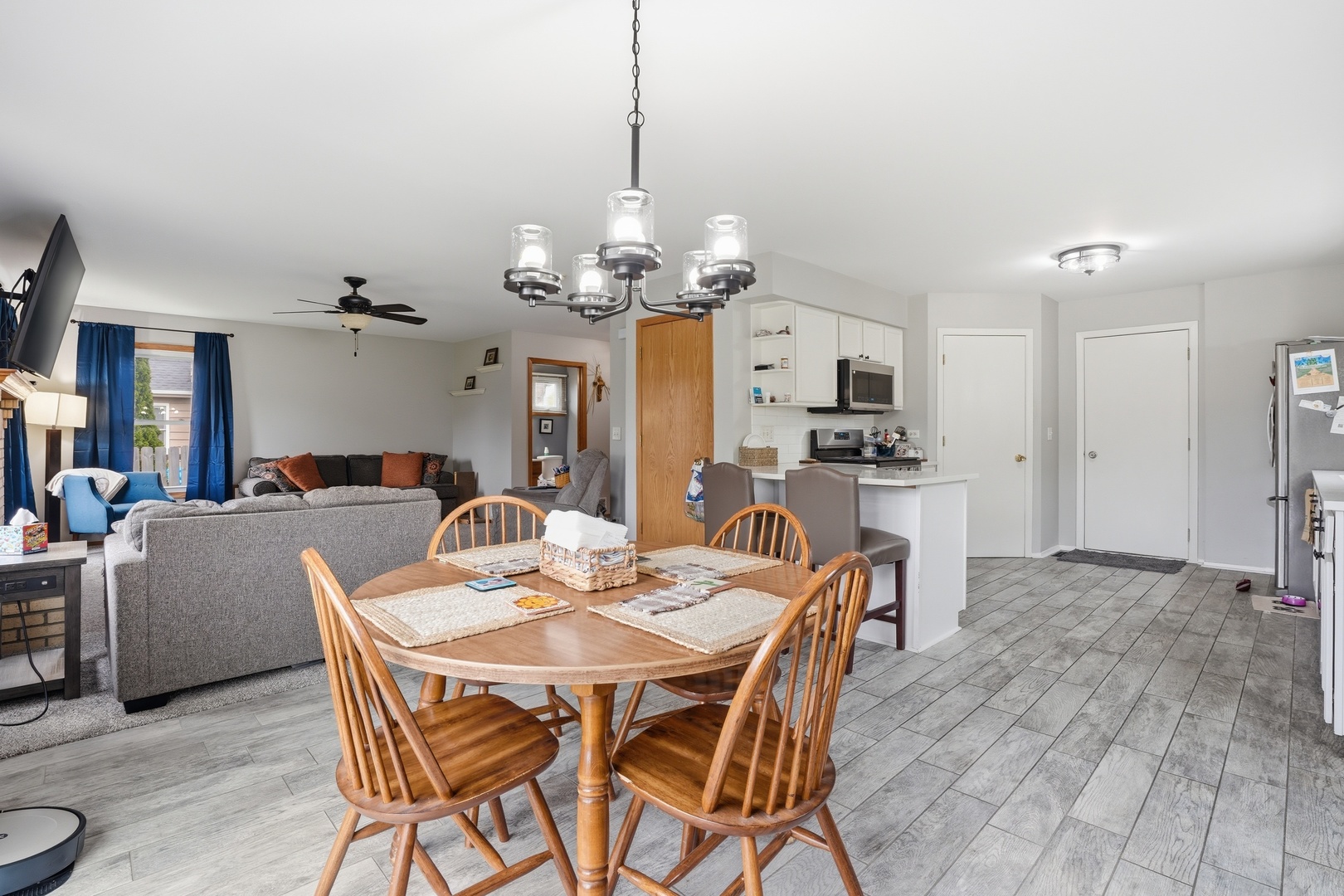 1122 Leo Singer Lane, Zion, IL 60099