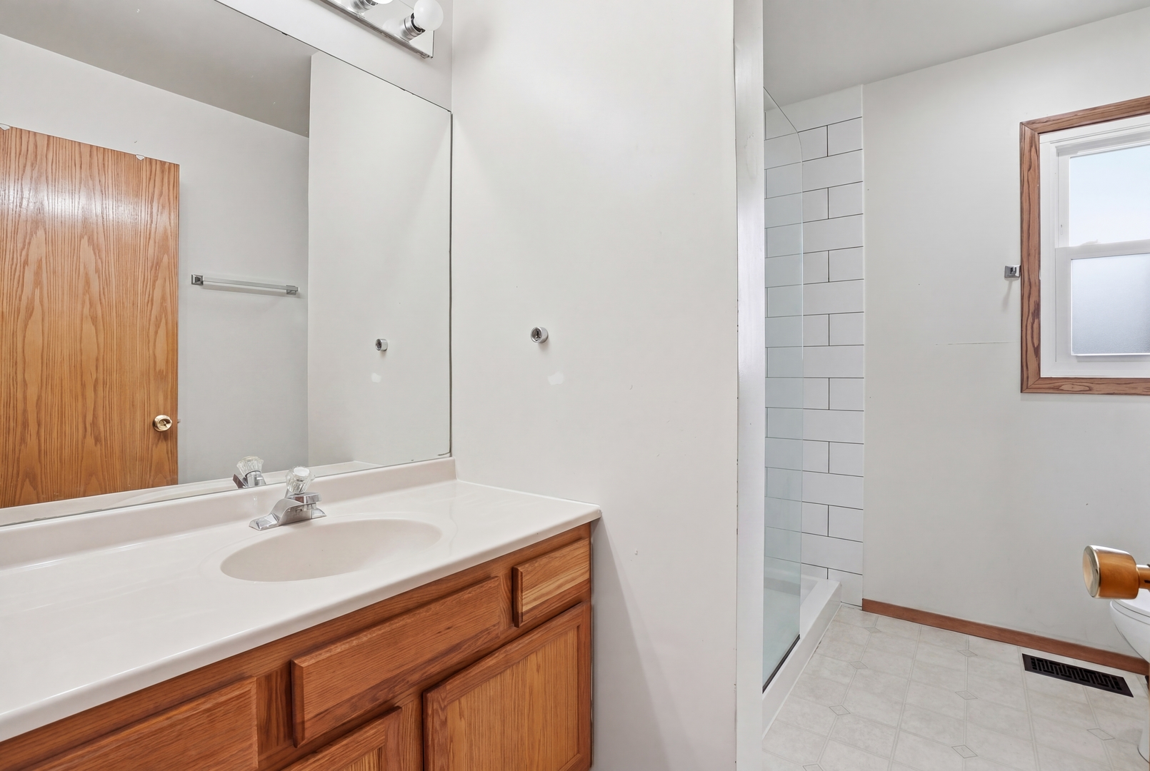 1122 Leo Singer Lane, Zion, IL 60099
