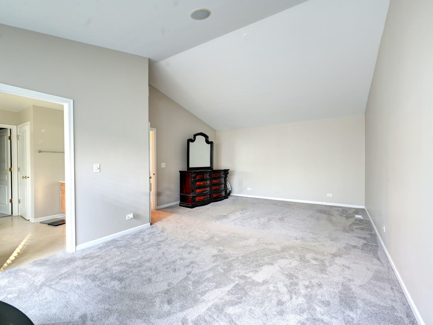 6 Forsythia Court, Bolingbrook, IL 60490