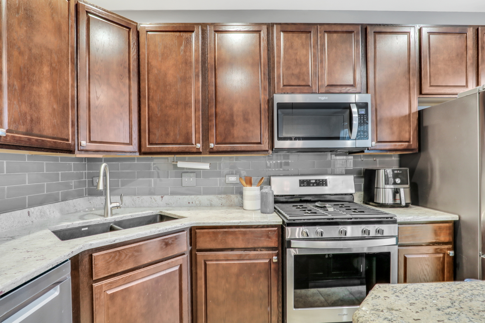 297 Lionel Drive, Grayslake, IL 60030