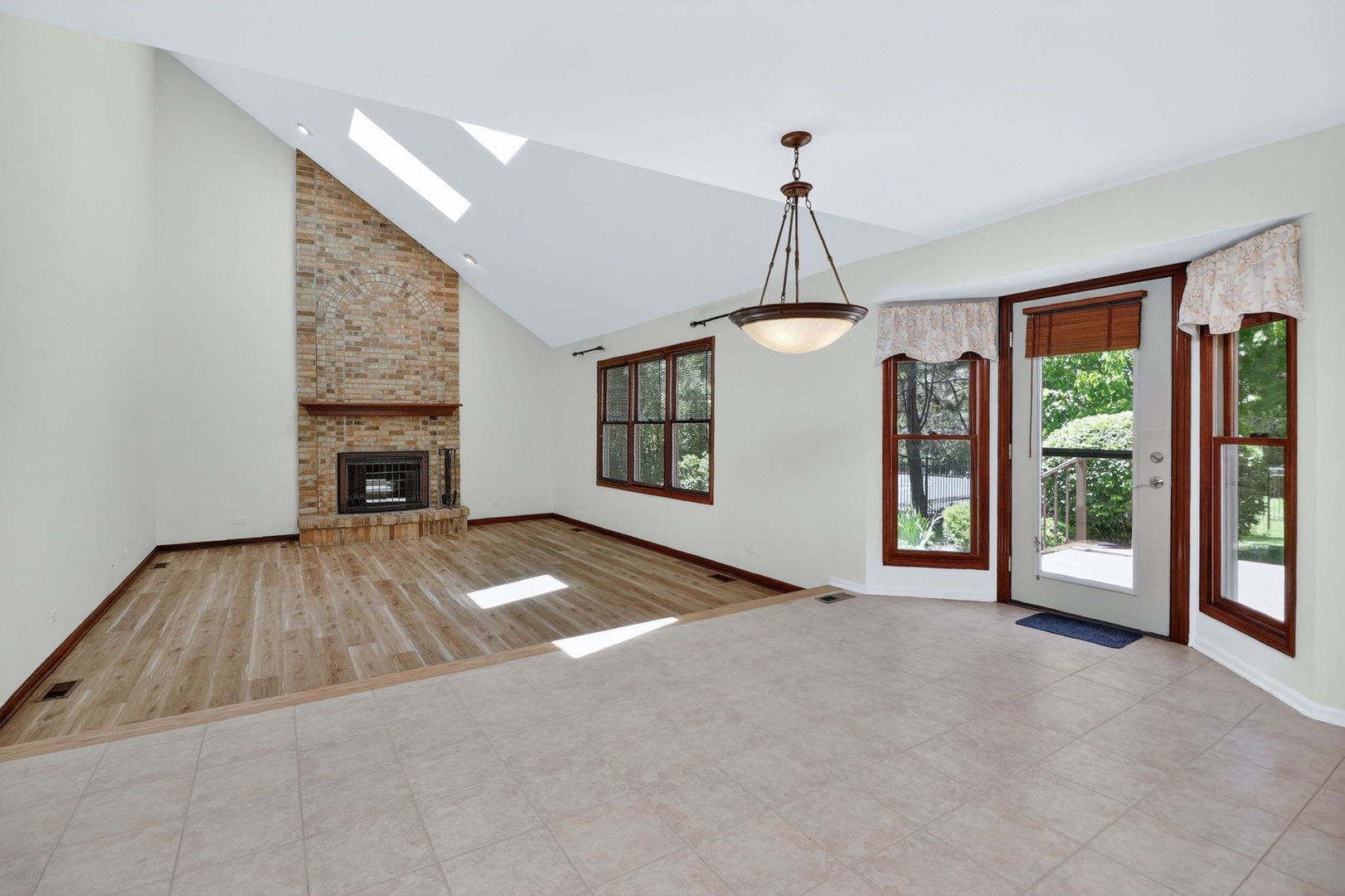 0N462 Arbor Court, Winfield, IL 60190