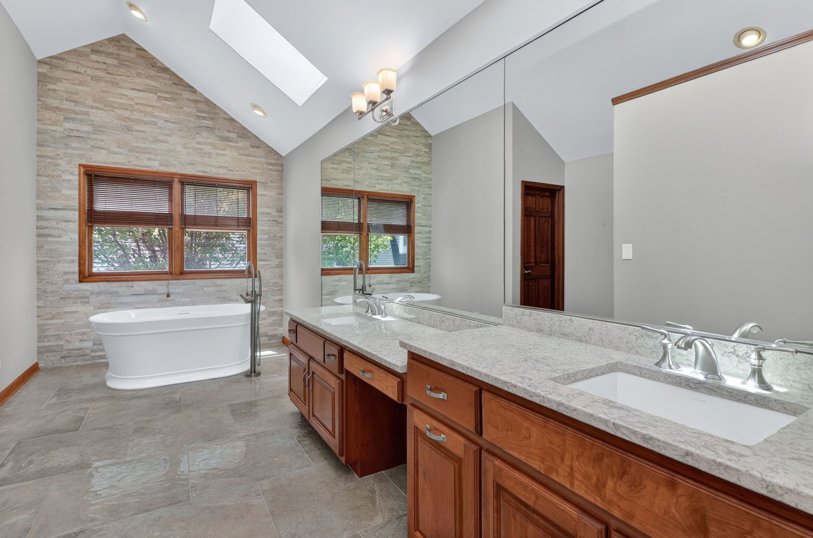 0N462 Arbor Court, Winfield, IL 60190