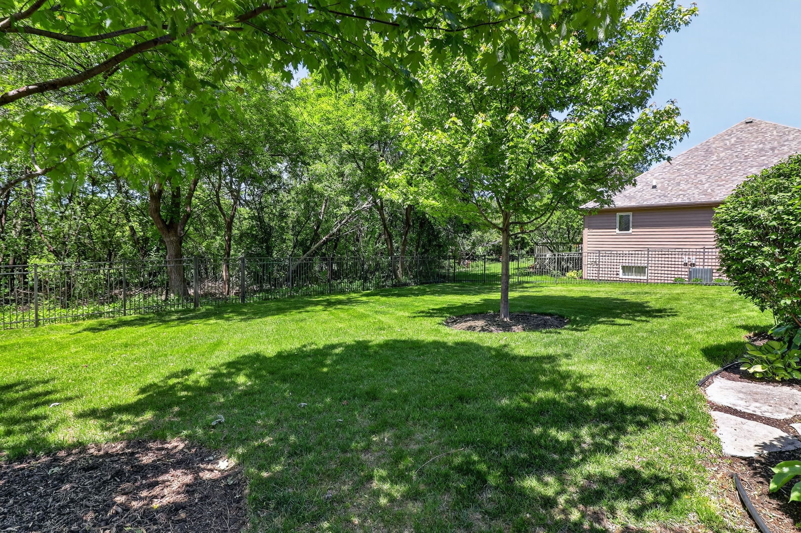 0N462 Arbor Court, Winfield, IL 60190