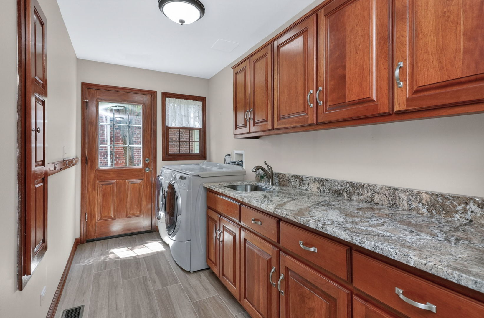 0N462 Arbor Court, Winfield, IL 60190
